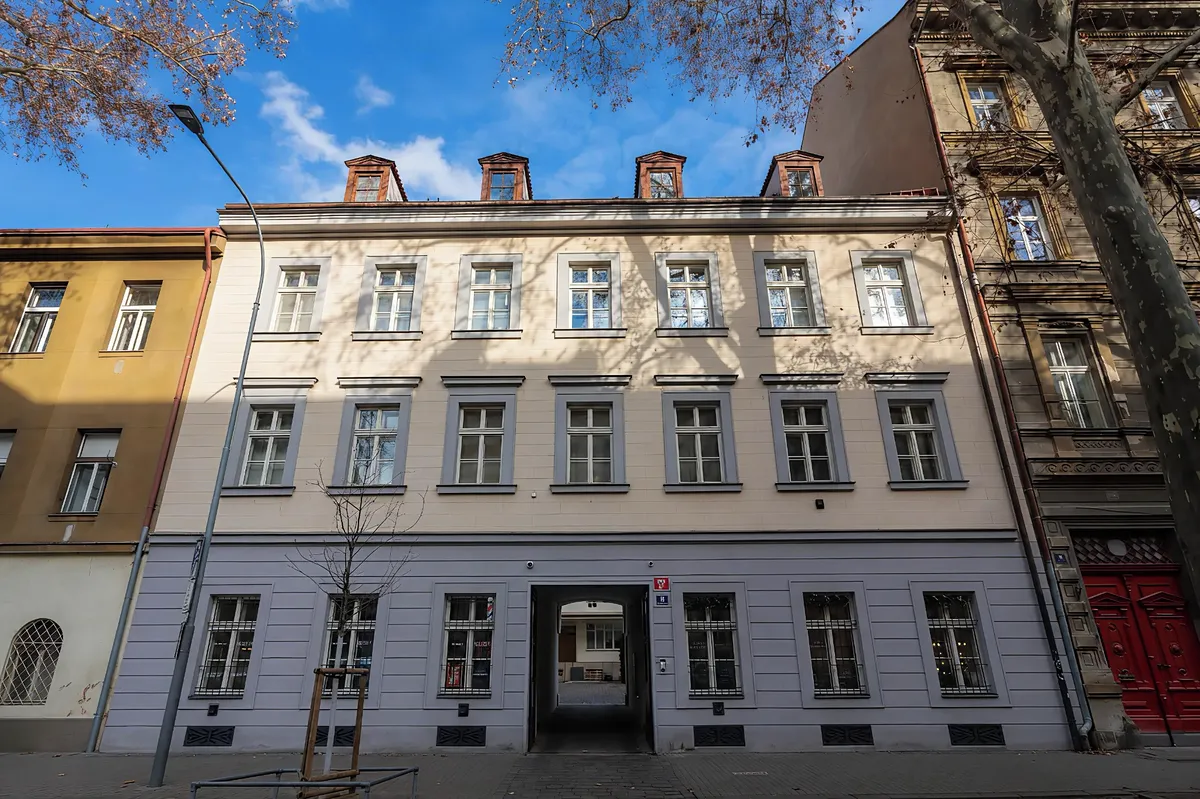 Pronájem bytu 2+kk 117 m²